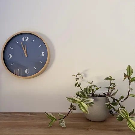 Modernes Avec Terrasse Et Ruisseau Au Pied Des Volcans D Auvergne אורסין